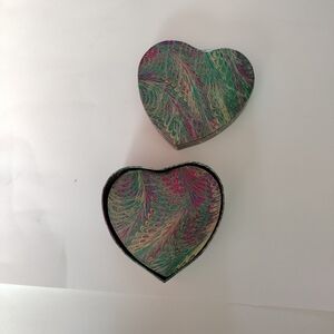 Department 56 Fuchsia Marbled Heart Box